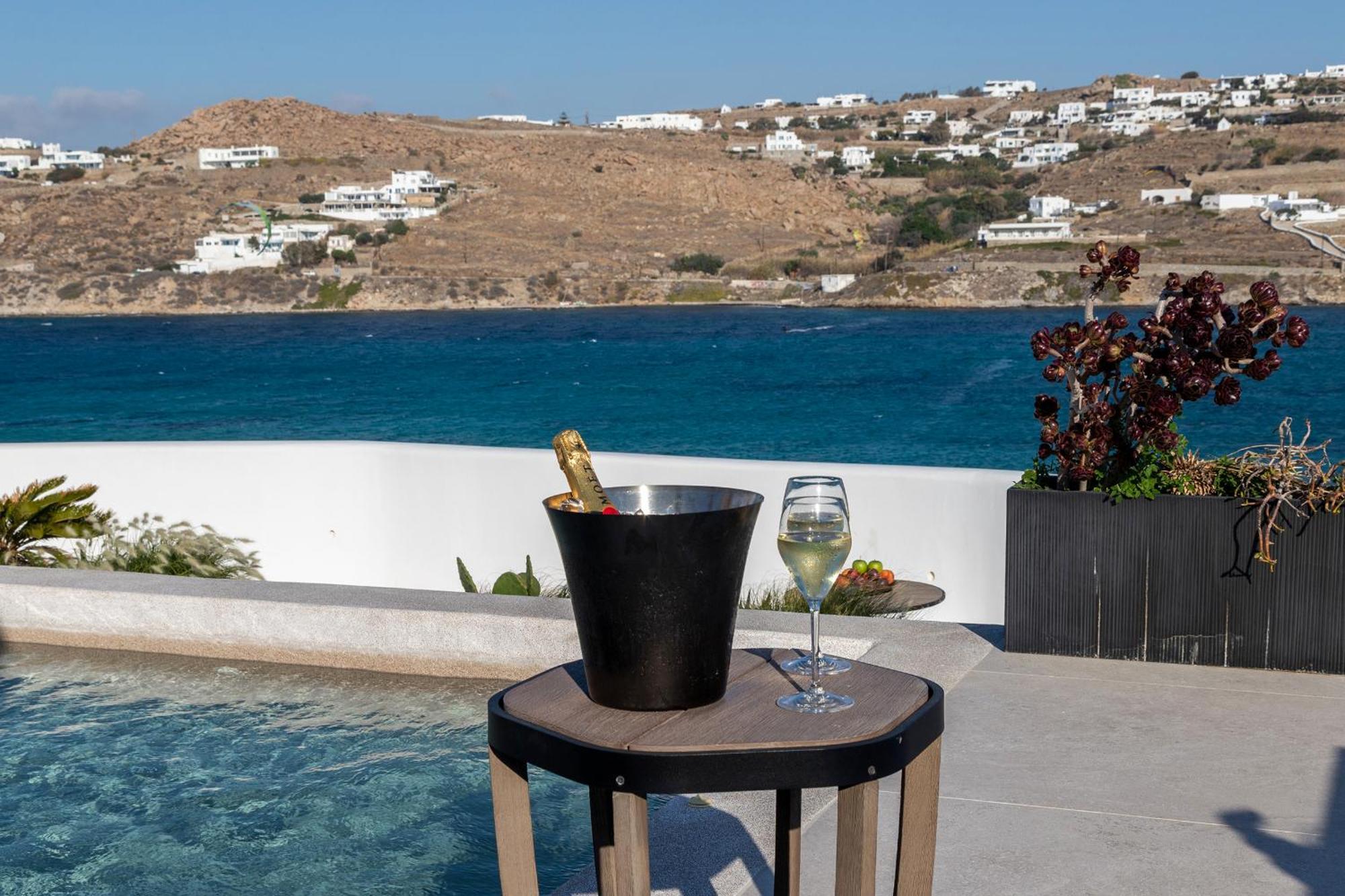 Aeonic Suites And Spa Mykonos Town Zewnętrze zdjęcie